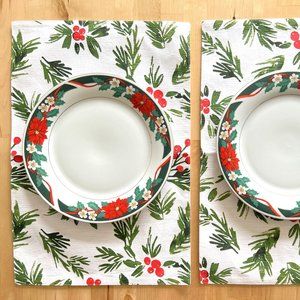 White & Green Holly Berry Cotton Placemats, Set of 2, Christmas Holiday